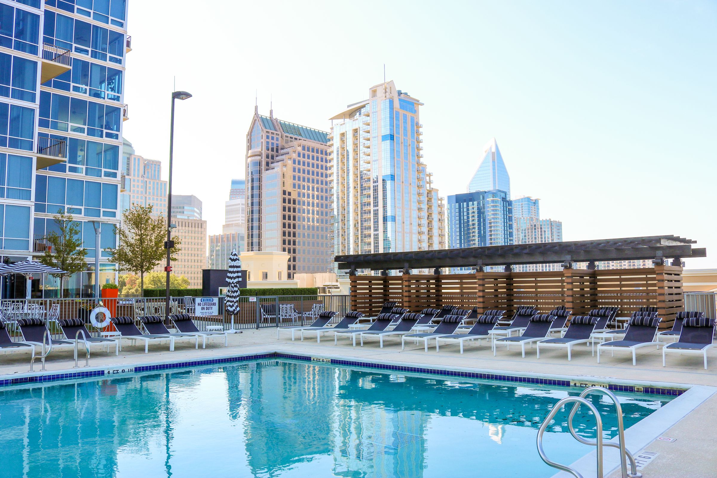 The Vue Charlotte luxury apartment pool and outdoor lounge